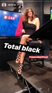 Serena Garitta feet photo thumbnail