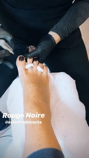 Serena Garitta feet photo thumbnail