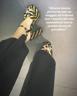 Serena Garitta feet photo thumbnail