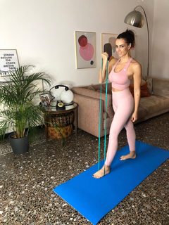 Serena Garitta feet photo thumbnail