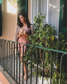 Serena Garitta feet photo thumbnail