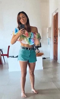 Serena Garitta feet photo thumbnail