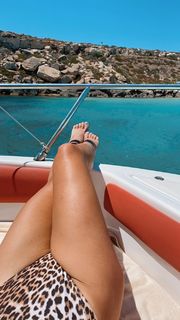 Serena Garitta feet photo thumbnail