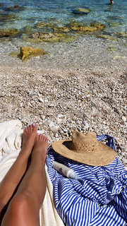 Serena Garitta feet photo thumbnail