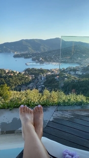 Serena Garitta feet photo thumbnail