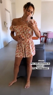 Serena Garitta feet photo thumbnail