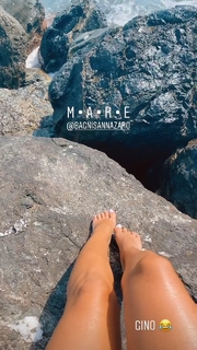 Serena Garitta feet photo thumbnail