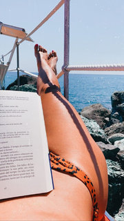 Serena Garitta feet photo thumbnail