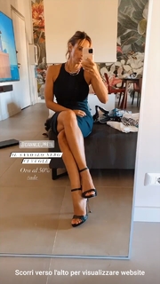 Serena Garitta feet photo thumbnail