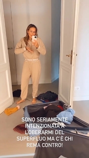 Serena Garitta feet photo thumbnail