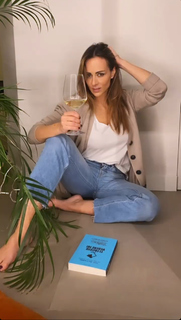 Serena Garitta feet photo thumbnail