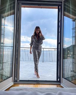 Serena Garitta feet photo thumbnail