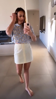 Serena Garitta feet photo thumbnail