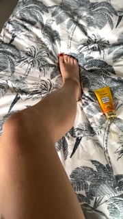 Serena Garitta feet photo thumbnail