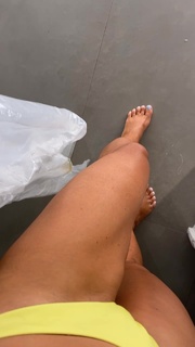 Serena Garitta feet photo thumbnail