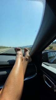 Serena Garitta feet photo thumbnail