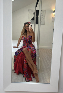 Serena Garitta feet photo thumbnail