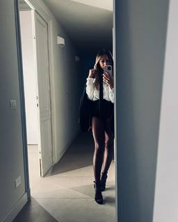 Serena Garitta feet photo thumbnail