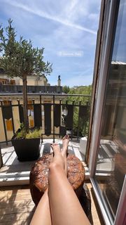 Serena Garitta feet photo thumbnail