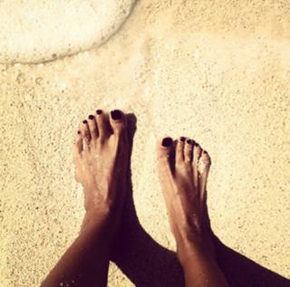 Serena Rossi feet photo thumbnail