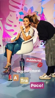 Serena Rossi feet photo thumbnail