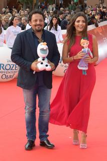 Serena Rossi feet photo thumbnail