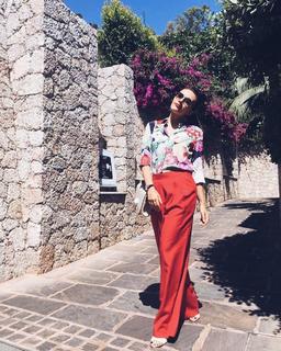 Serena Rossi feet photo thumbnail