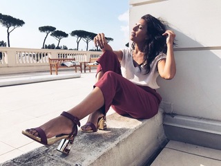 Serena Rossi feet photo thumbnail