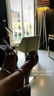 Serena Rossi feet photo thumbnail