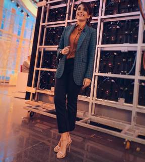 Serena Rossi feet photo thumbnail