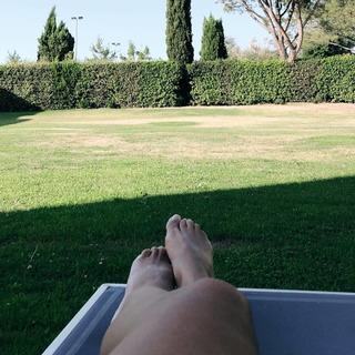 Serena Rossi feet photo thumbnail