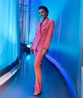 Serena Rossi feet photo thumbnail