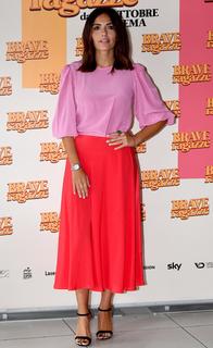 Serena Rossi feet photo thumbnail