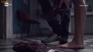 Serena Rossi feet photo thumbnail