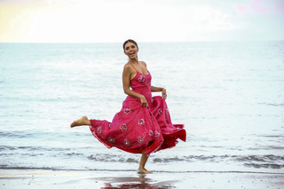 Serena Rossi feet photo thumbnail