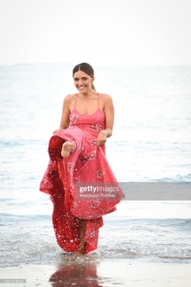 Serena Rossi feet photo thumbnail