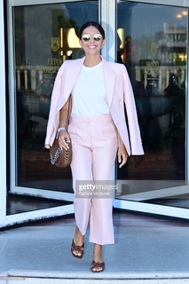 Serena Rossi feet photo thumbnail