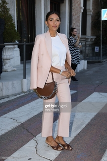 Serena Rossi feet photo thumbnail