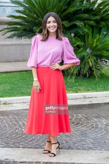 Serena Rossi feet photo thumbnail