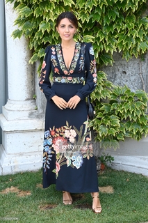 Serena Rossi feet photo thumbnail