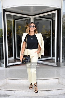 Serena Rossi feet photo thumbnail