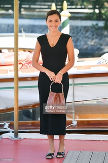 Serena Rossi feet photo thumbnail