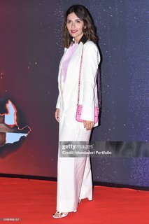 Serena Rossi feet photo thumbnail