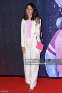 Serena Rossi feet photo thumbnail