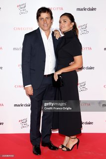 Serena Rossi feet photo thumbnail