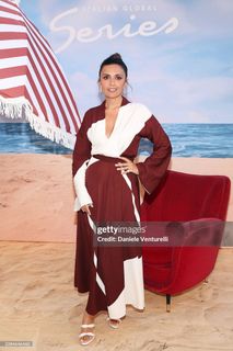 Serena Rossi feet photo 7