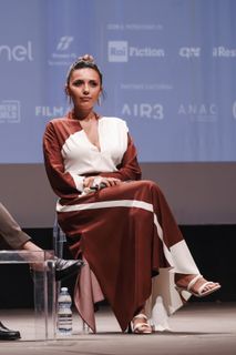 Serena Rossi feet photo 1