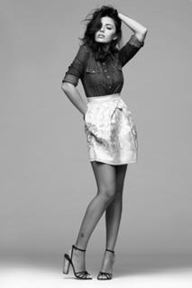 Serena Rossi feet photo thumbnail