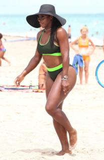 Serena Williams feet photo thumbnail