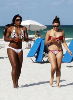 Serena Williams feet photo thumbnail
